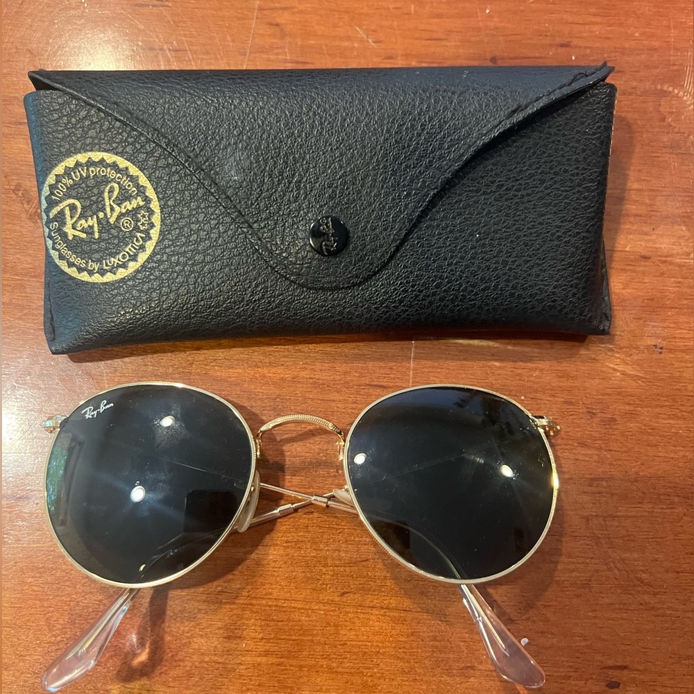 Like New Round Metal Rayban sunglasses